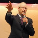 æ¡‘å¾·å°”ï¼šå¸‚åœºåªæ˜¯å·¥å…·